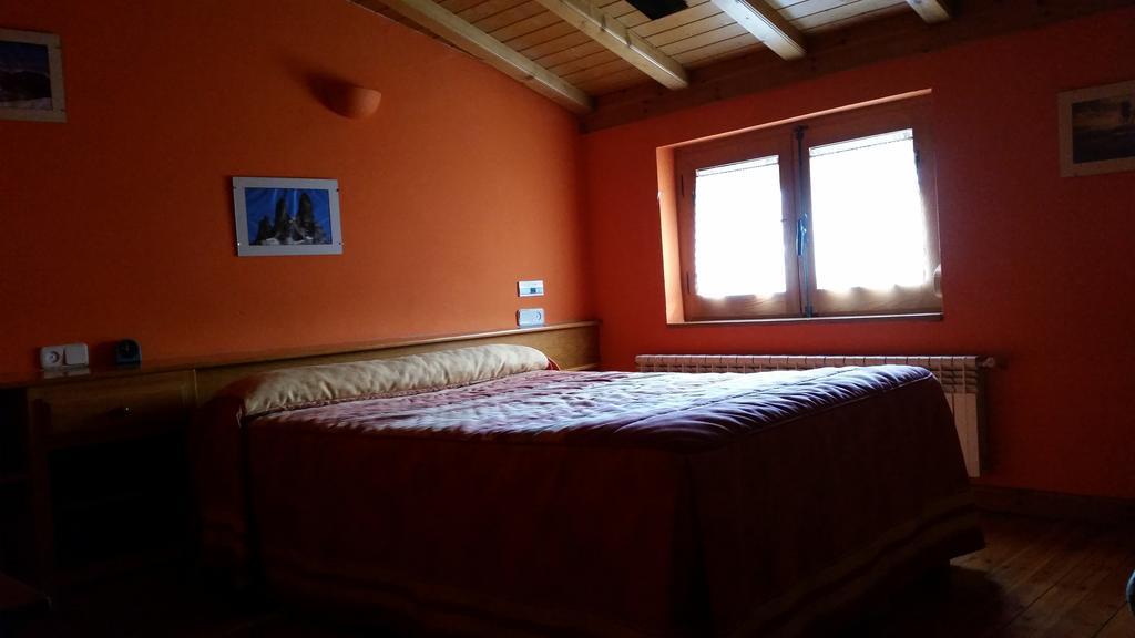 Casa Rural El Casillo Del Abuelo Goyo Guest House Navarredonda de Gredos Ruang foto