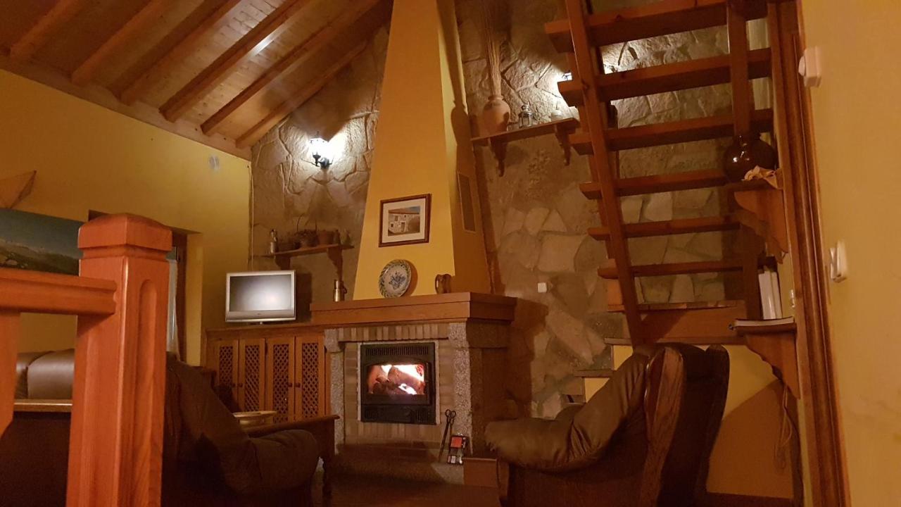Casa Rural El Casillo Del Abuelo Goyo Guest House Navarredonda de Gredos Bagian luar foto